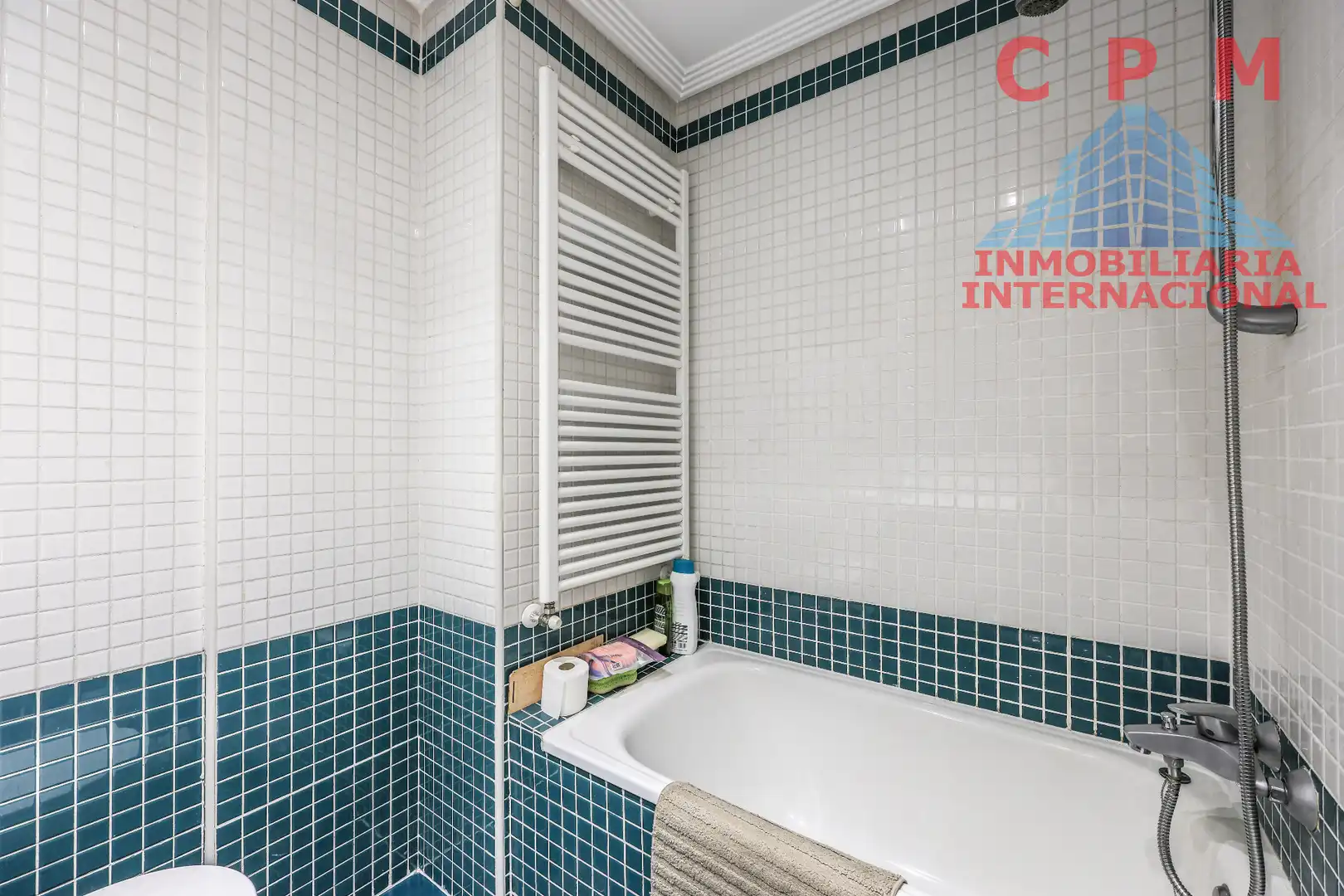 Badezimmer von Wohnung zur Miete in Madrid mit Klimaanlage, Heizung und Parkett