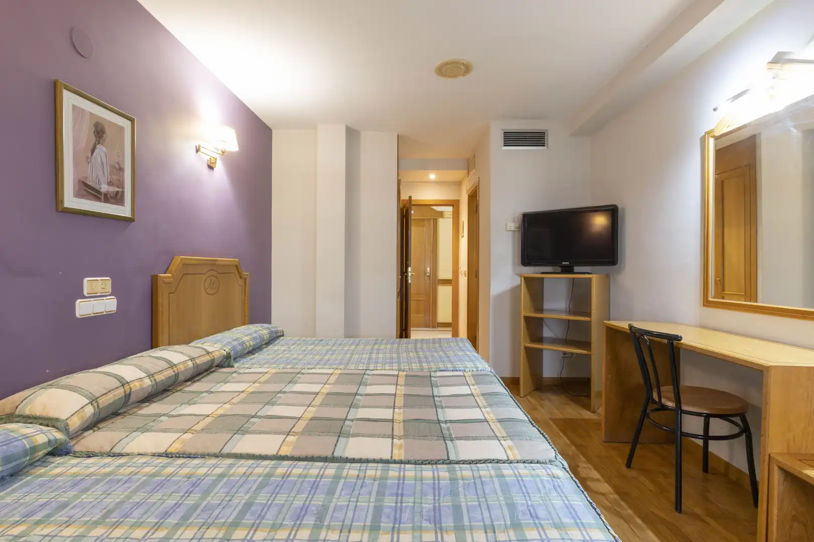 Habitación de Edificio en venta en Cavia