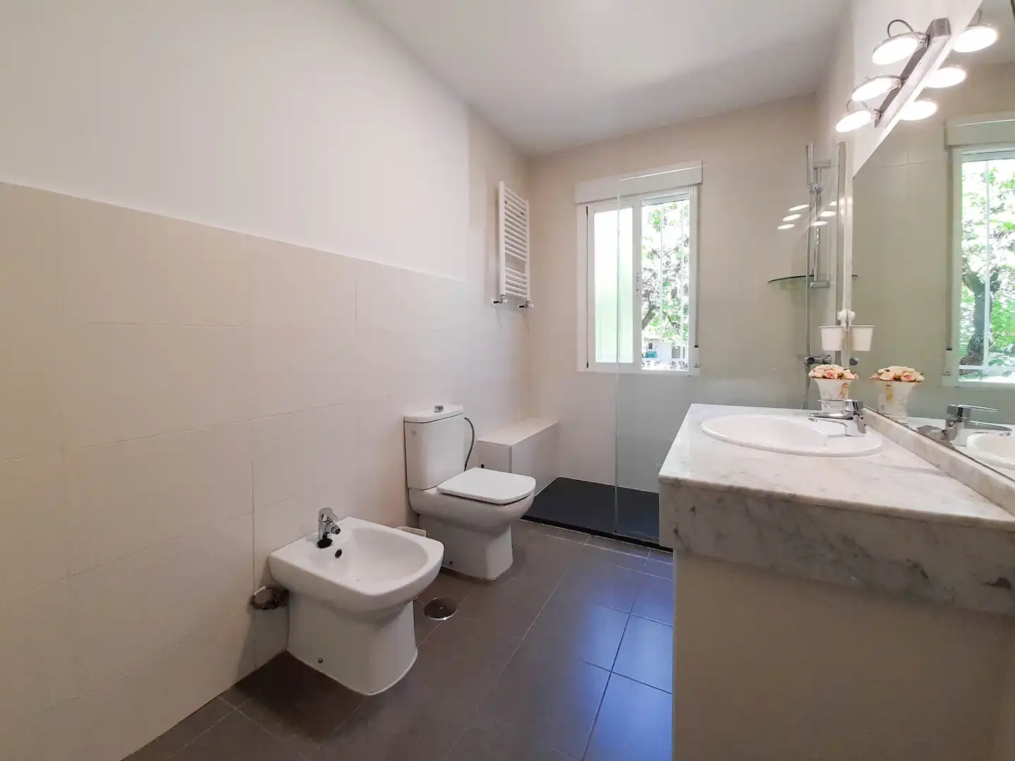 Bathroom of Detached homes for rent in Madrid  with Heating, Private garden and Parquet flooring