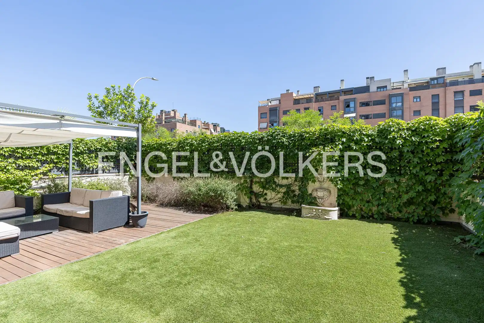 Terraza de Apartamento en venta en Madrid con Aire acondicionado, Calefacción y Jardín privado