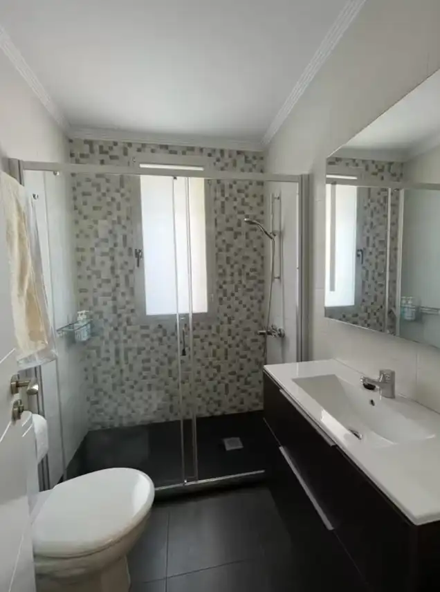 Bany de Apartament de lloguer en Donostia - San Sebastián  amb Aire condicionat, Calefacció i Parquet