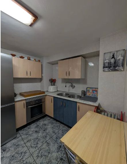 Cocina de Casa adosada en venta en Fuerte del Rey con Aire acondicionado, Calefacción y Trastero