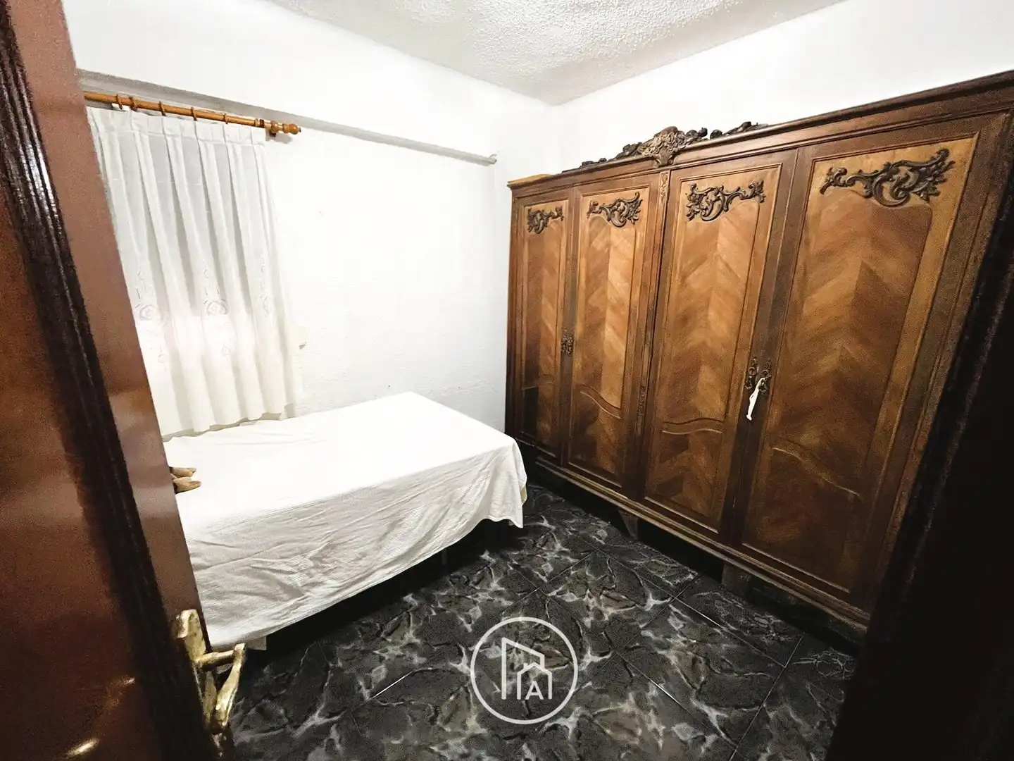 Bedroom of Flat for sale in Valencia  with Air Conditioner, Heating and Balcony