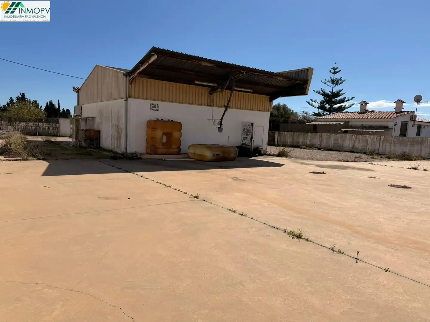 Vista exterior de Nau industrial en venda en Vinaròs