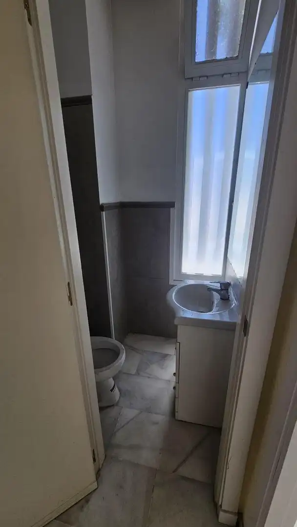 Baño de Piso en venta en Sevilla con Aire acondicionado