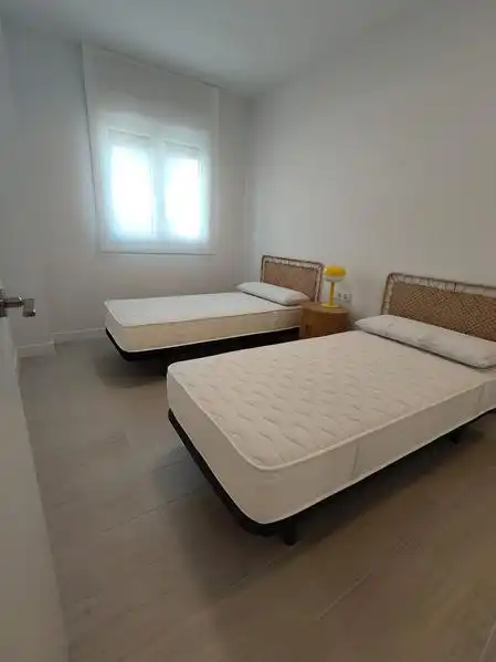 Habitación de Ático de alquiler en Estepona con Aire acondicionado, Calefacción y Jardín privado