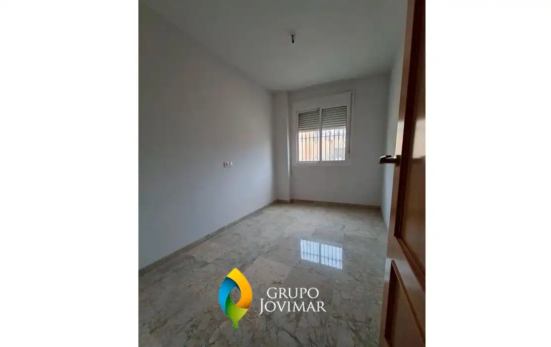 Schlafzimmer von Wohnung zum Verkauf in Benalúa
