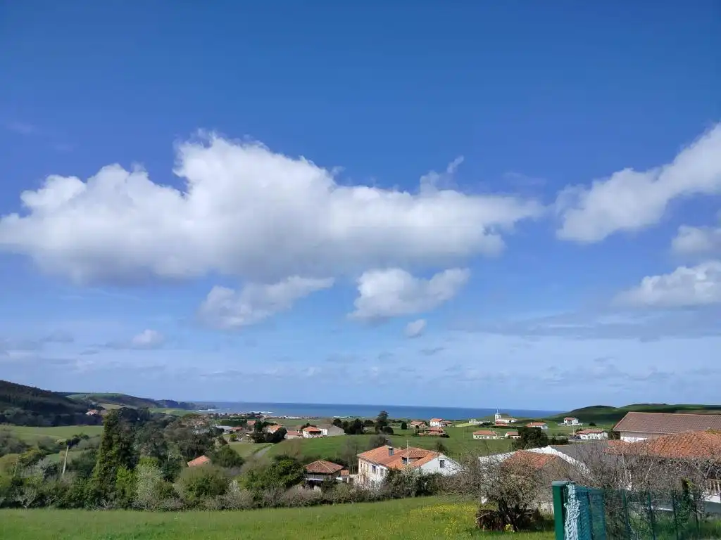 Vista exterior de Casa o xalet en venda en Gozón amb Moblat