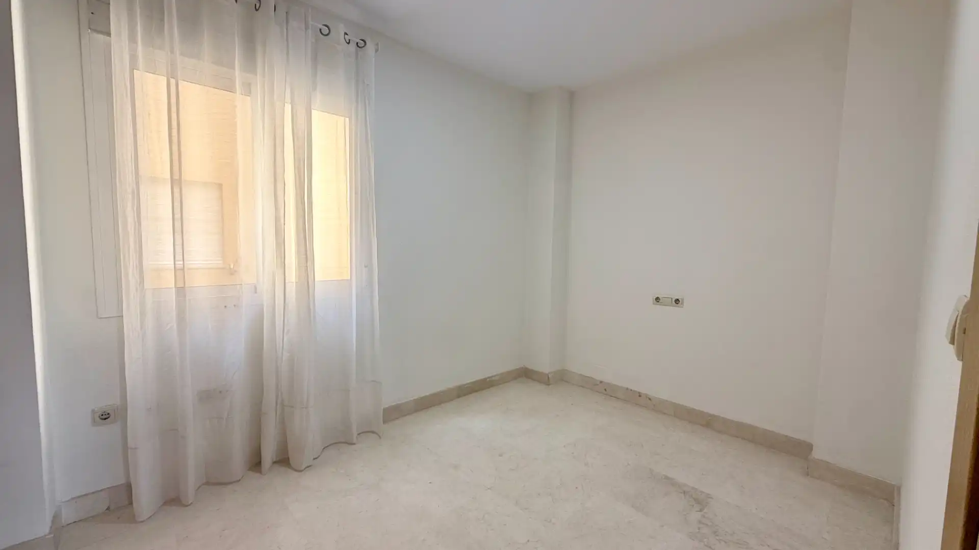 Schlafzimmer von Wohnung zur Miete in Cádiz