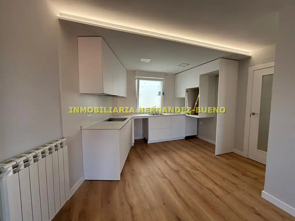 Kitchen of Flat for sale in Salamanca  with Air Conditioner, Heating and Balcony