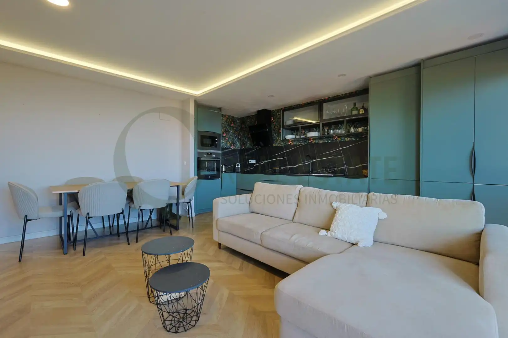 Sala d'estar de Àtic en venda en El Campello amb Aire condicionat, Terrassa i Balcó