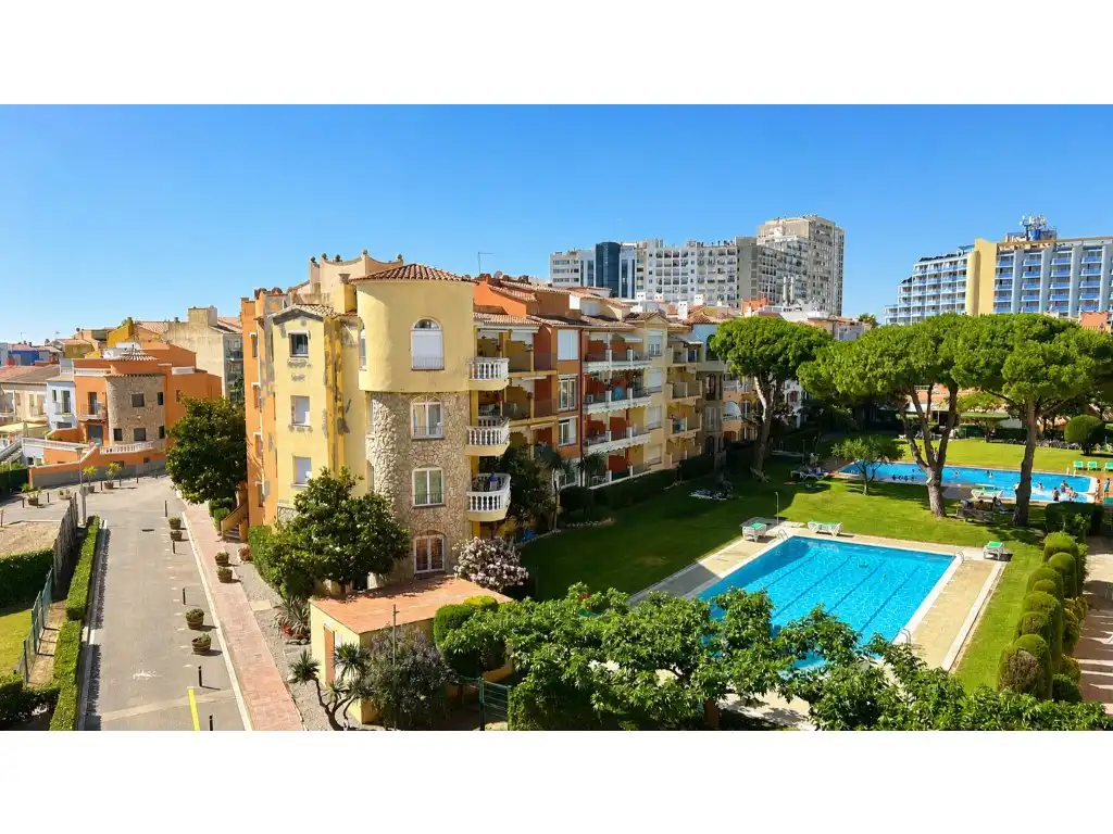Vista exterior de Apartamento en venta en Empuriabrava