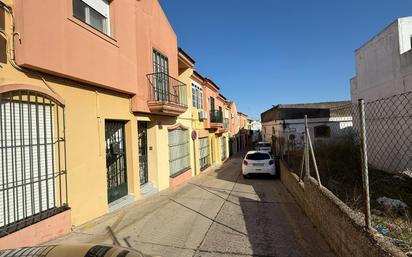Vista exterior de Casa adosada en venda en Chiclana de la Frontera amb Aire condicionat, Terrassa i Traster