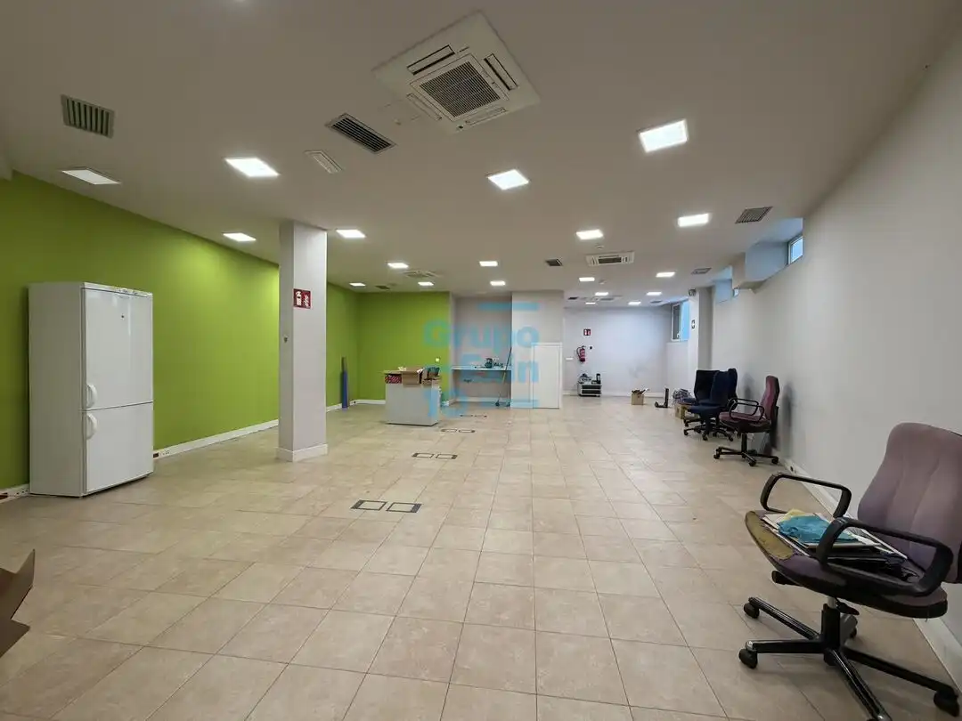 Local commercial à vendre à Lasarte-Oria, imagen 3