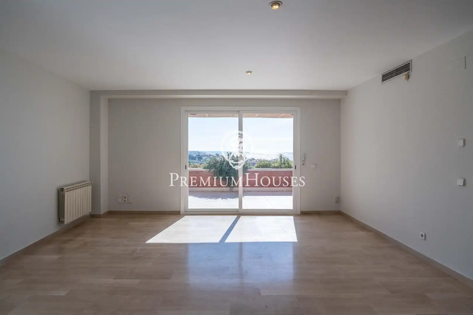 Living room of Attic for sale in Sitges  with Heating, Private garden and Terrace