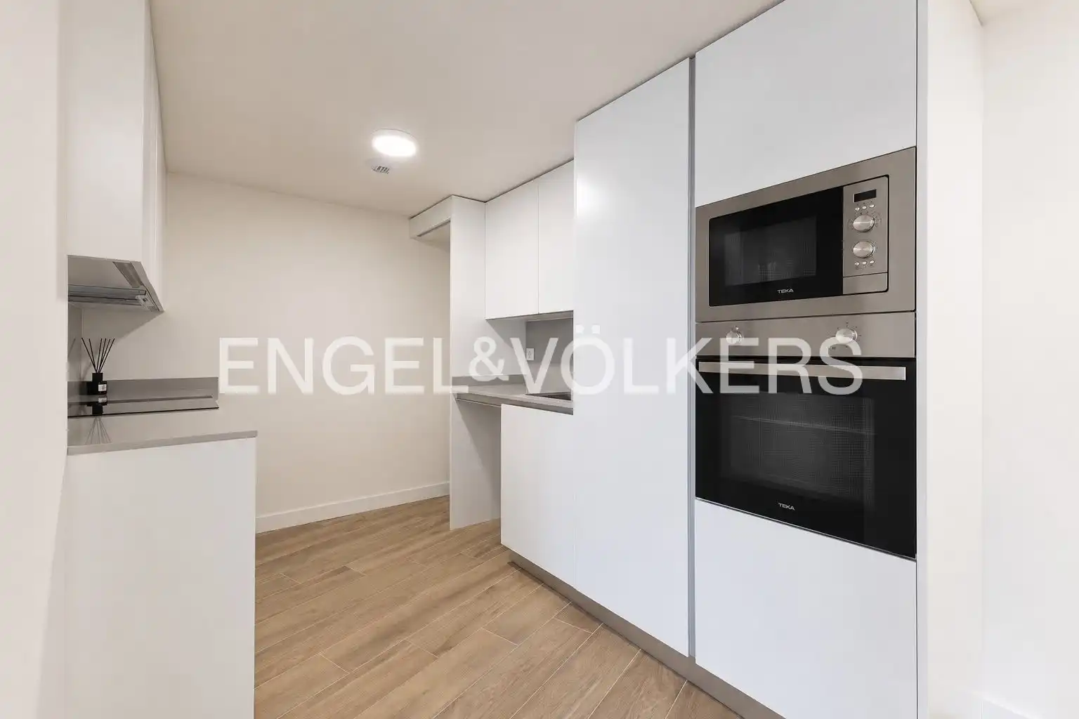 Kitchen of Flat for rent in Valencia  with Air Conditioner, Heating and Parquet flooring