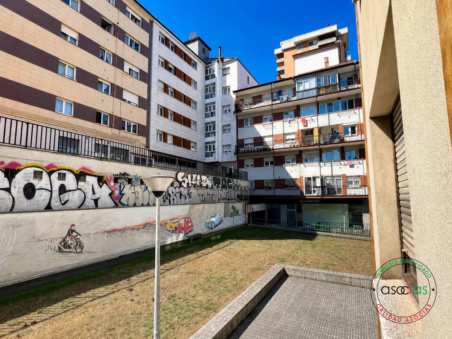 Vista exterior de Pis en venda en Gijón  amb Calefacció, Jardí privat i Parquet