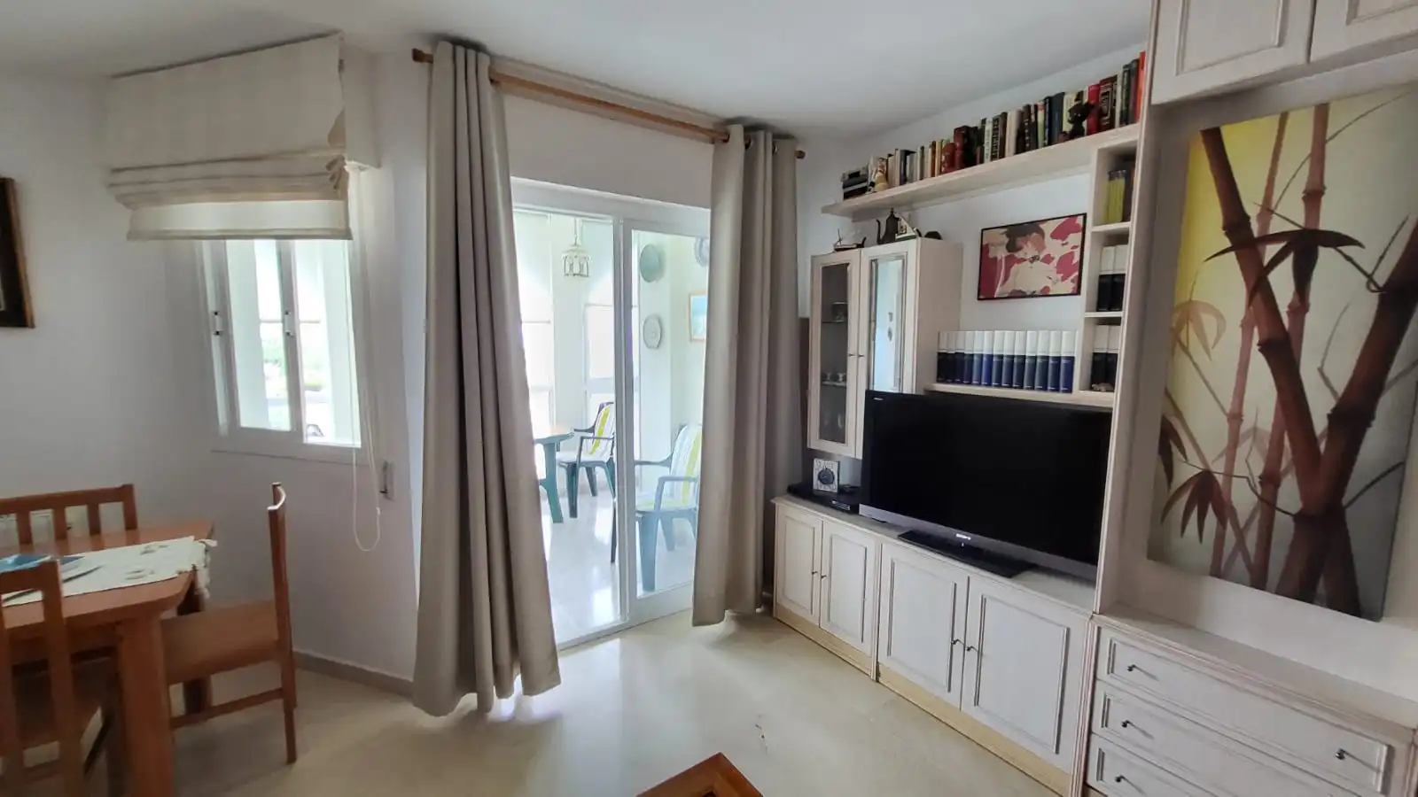 Living room of Flat for sale in Rincón de la Victoria  with Terrace, Furnished and Washing machine