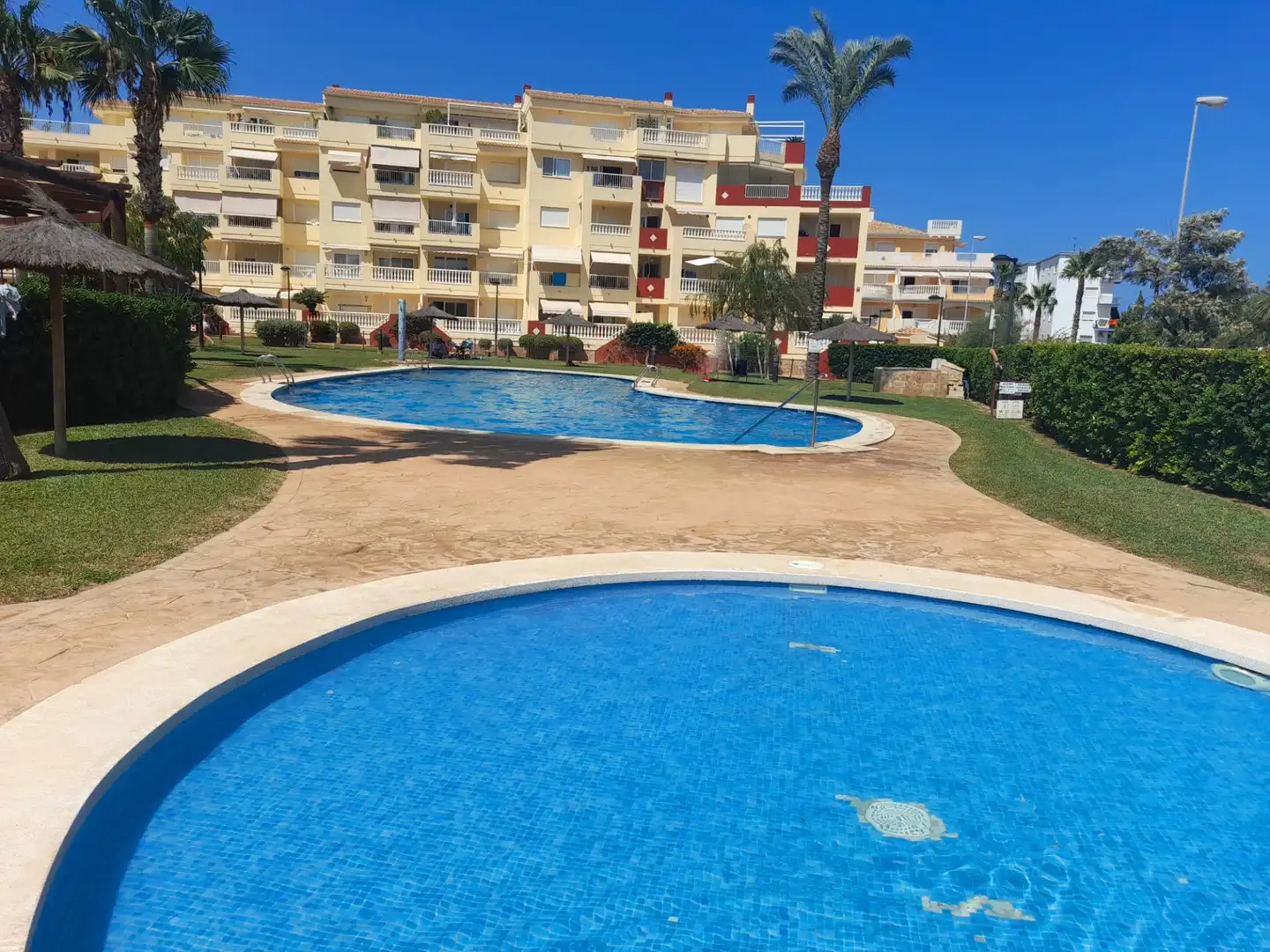 Schwimmbecken von Wohnungen zur Miete in Dénia mit Klimaanlage, Heizung und Privatgarten