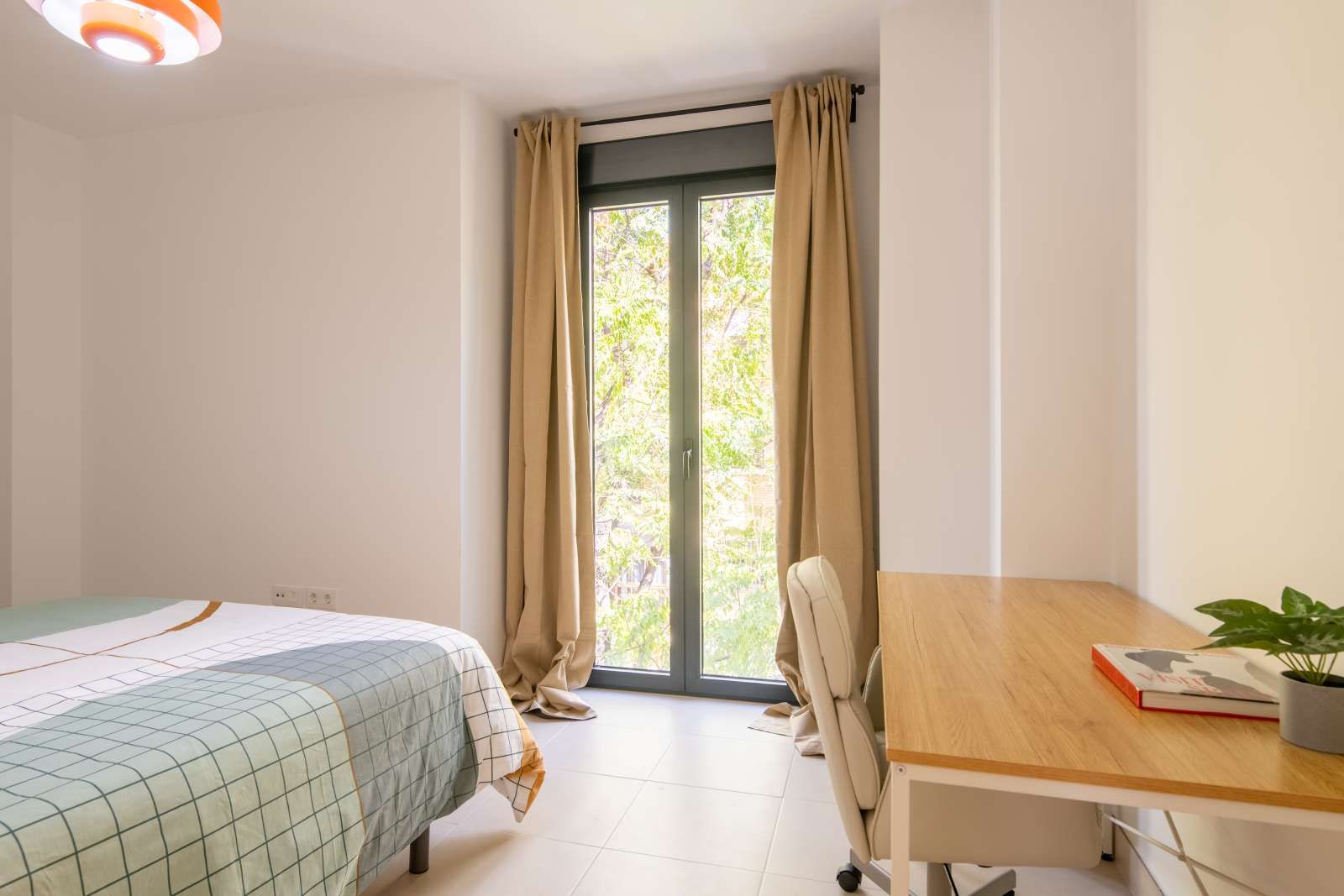 Habitación de Piso para compartir en  Sevilla Capital con Aire acondicionado y Terraza