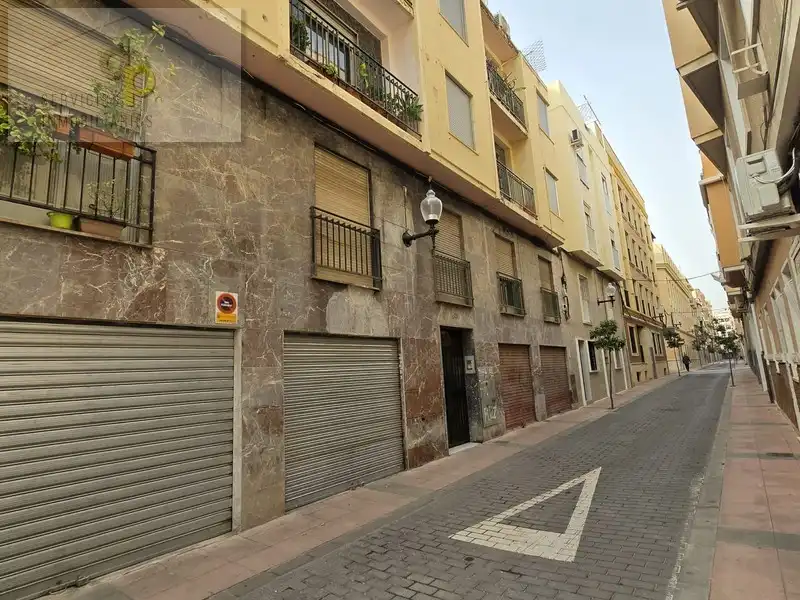 Piso con terraza en venta en Carrer Don José Ramos 19, imagen 3