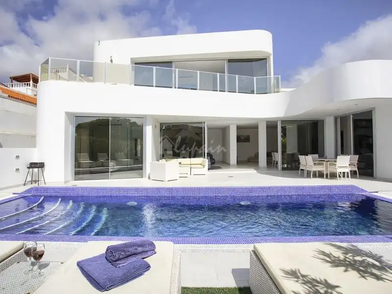House for sale in Costa Adeje