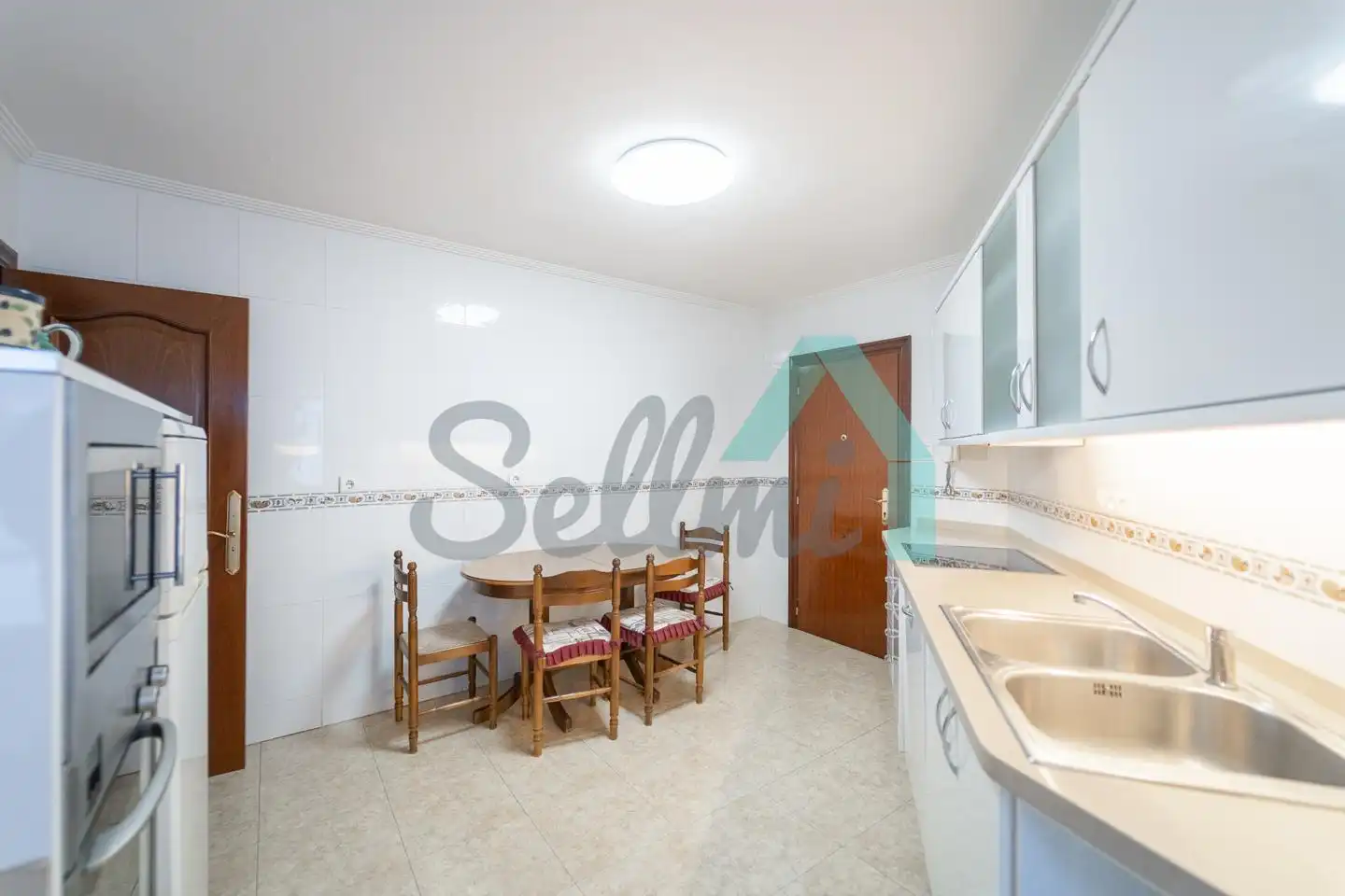 Küche von Wohnung zur untervermieten in Oviedo  mit Heizung, Parkett und Terrasse