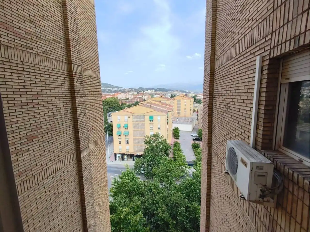 Vista exterior de Pis en venda en Granada amb Terrassa