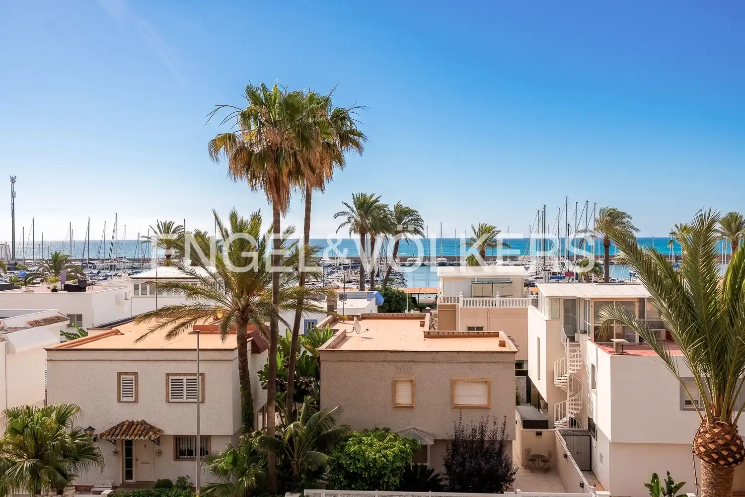 Piso con terraza en alquiler en Avinguda Neptuno, imagen 31