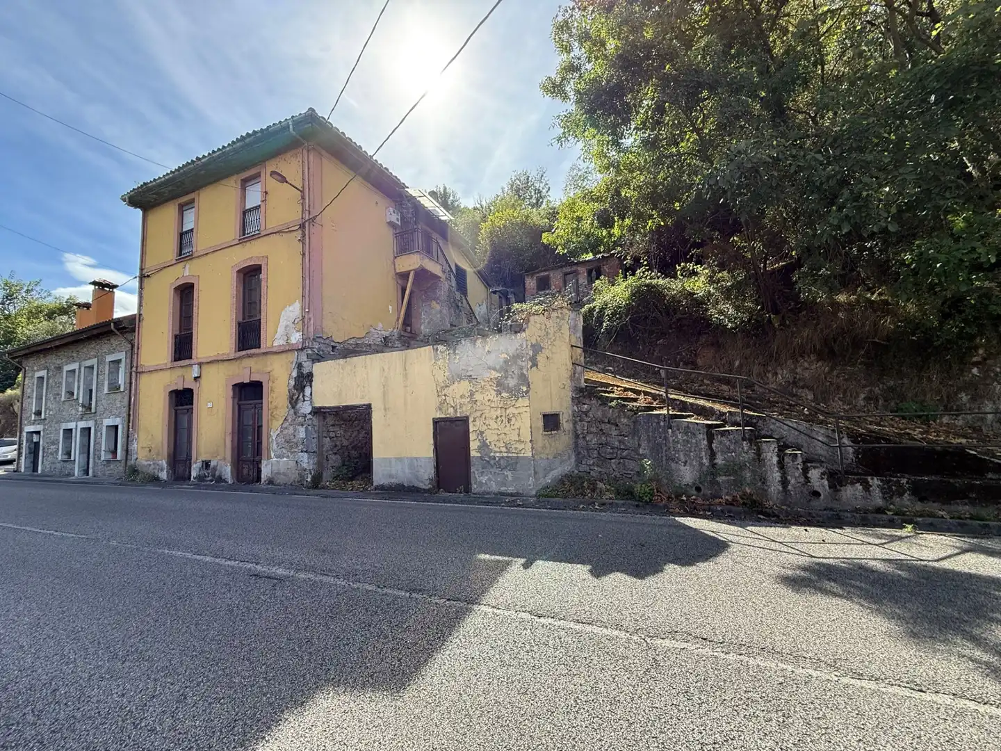 Außenansicht von Haus oder Chalet zum Verkauf in Oviedo  mit Privatgarten