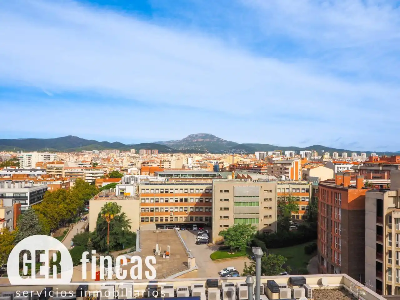 Vista exterior de Piso en venta en Terrassa con Aire acondicionado, Calefacción y Parquet