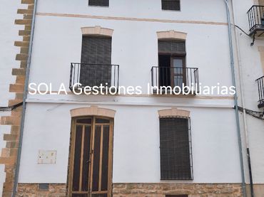 Maison avec balcon à vendre à Sabiote
