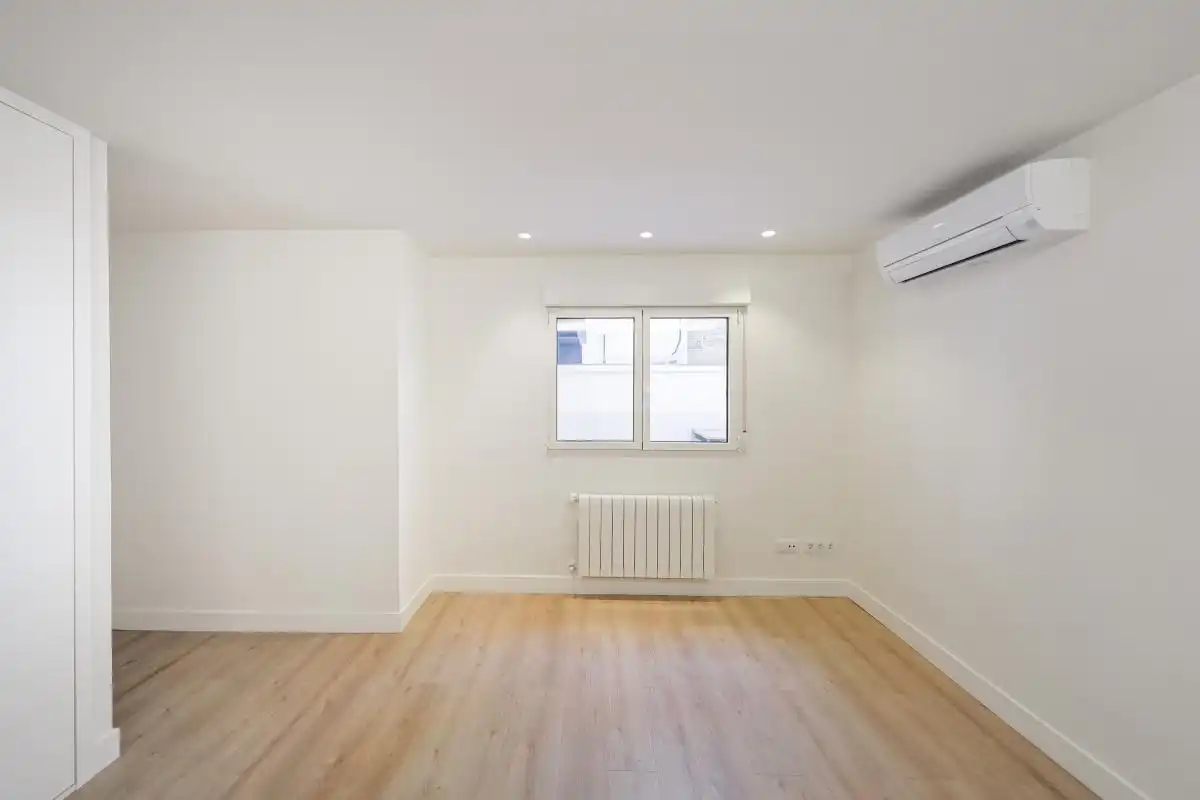 Erdgeschoss zum Verkauf in Madrid mit Klimaanlage, Heizung und Terrasse