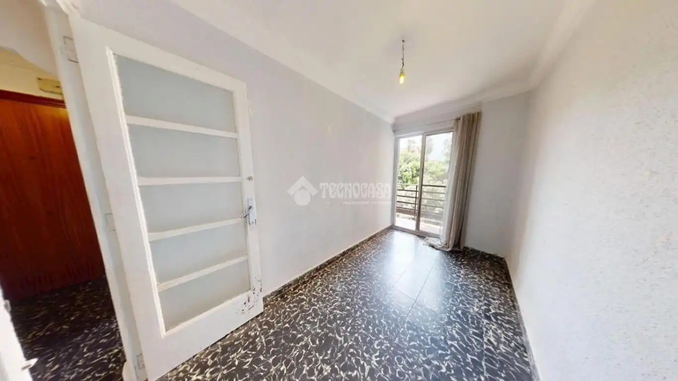 Habitación de Piso en venta en Valencia con Balcón