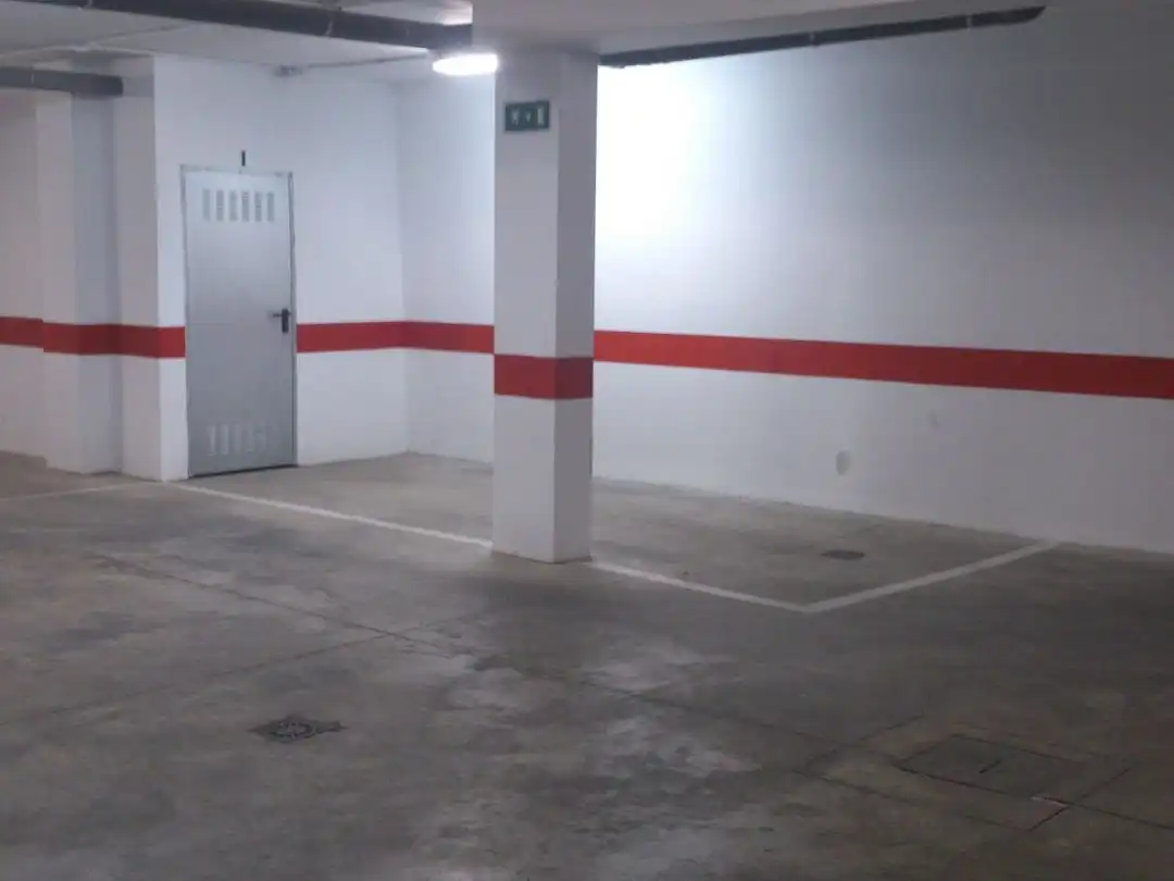 Parking de Piso en venta en Pilas con Terraza, Trastero y Amueblado