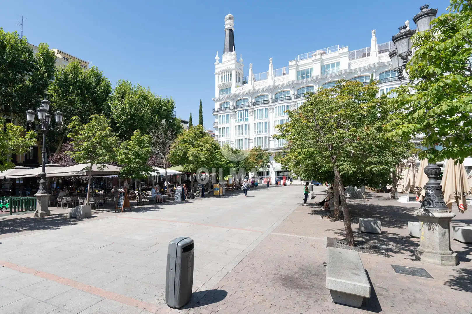 Vista exterior de Piso en venta en Madrid con Calefacción
