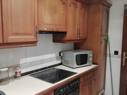 Kitchen of Flat for sale in Salamanca Capital  with Heating, Parquet flooring and Furnished