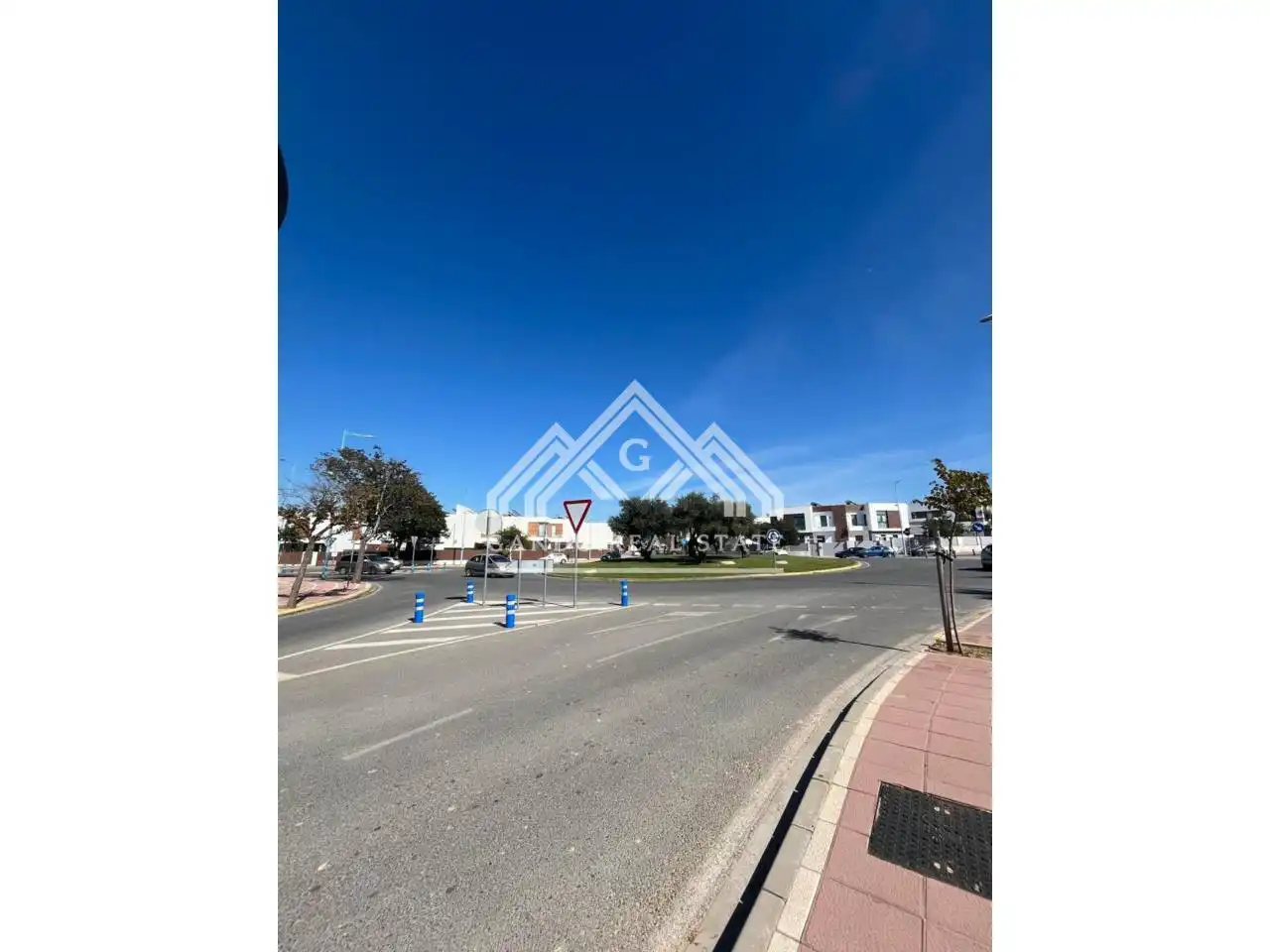 Exterior view of Commercial properties for rent in Dos Hermanas