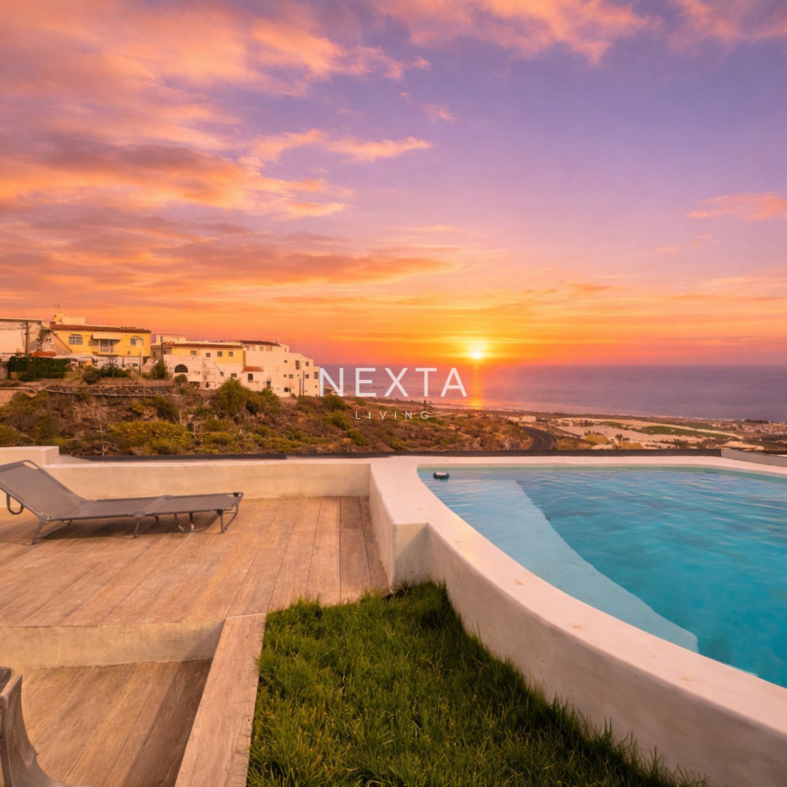 Vista exterior de Casa o xalet en venda en Adeje amb Jardí privat, Terrassa i Piscina