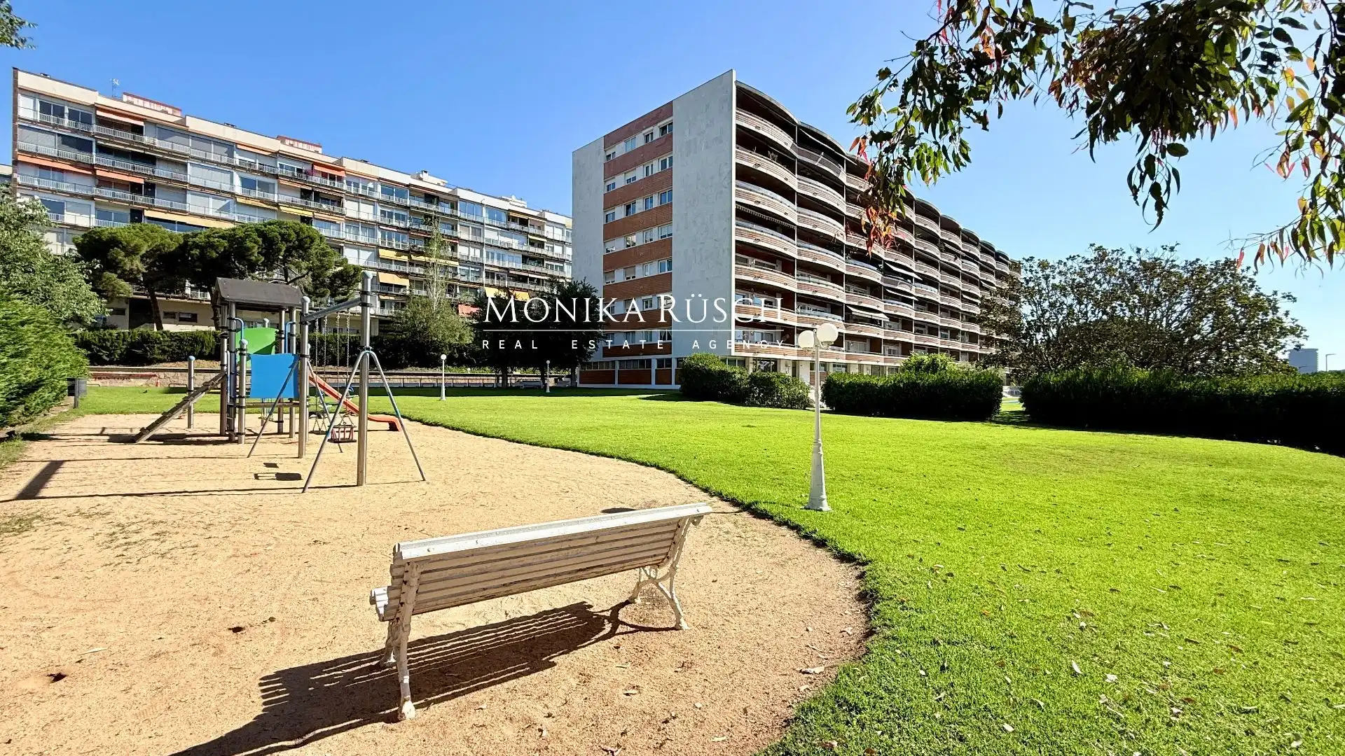 Vista exterior de Piso en venta en Barcelona con Calefacción, Terraza y Trastero