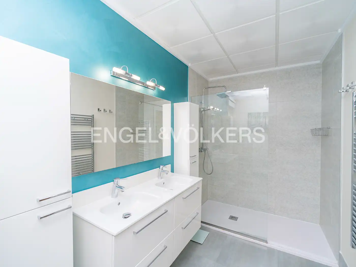 Baño de Casa o chalet en venta en Santa Pola con Aire acondicionado, Calefacción y Jardín privado