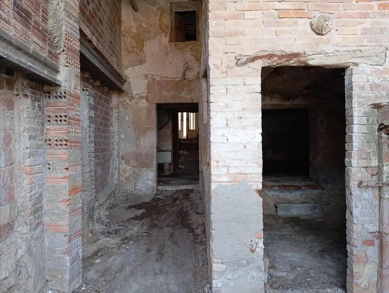 Casa adosada en venda a Miralcamp