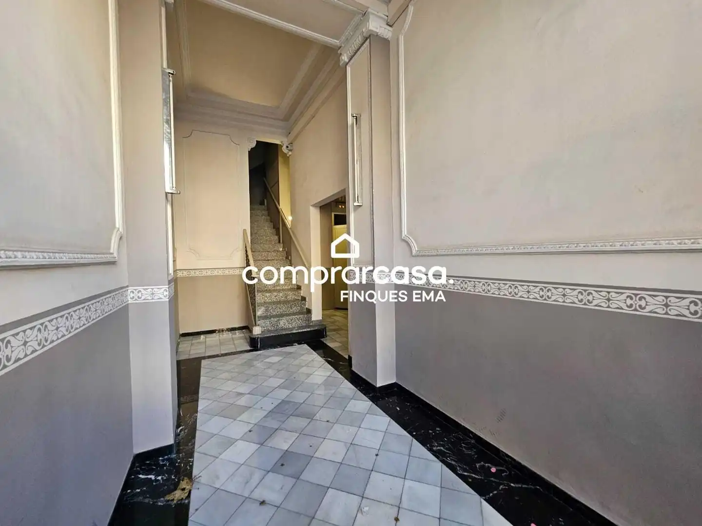 Piso en venta en Barcelona con Balcón