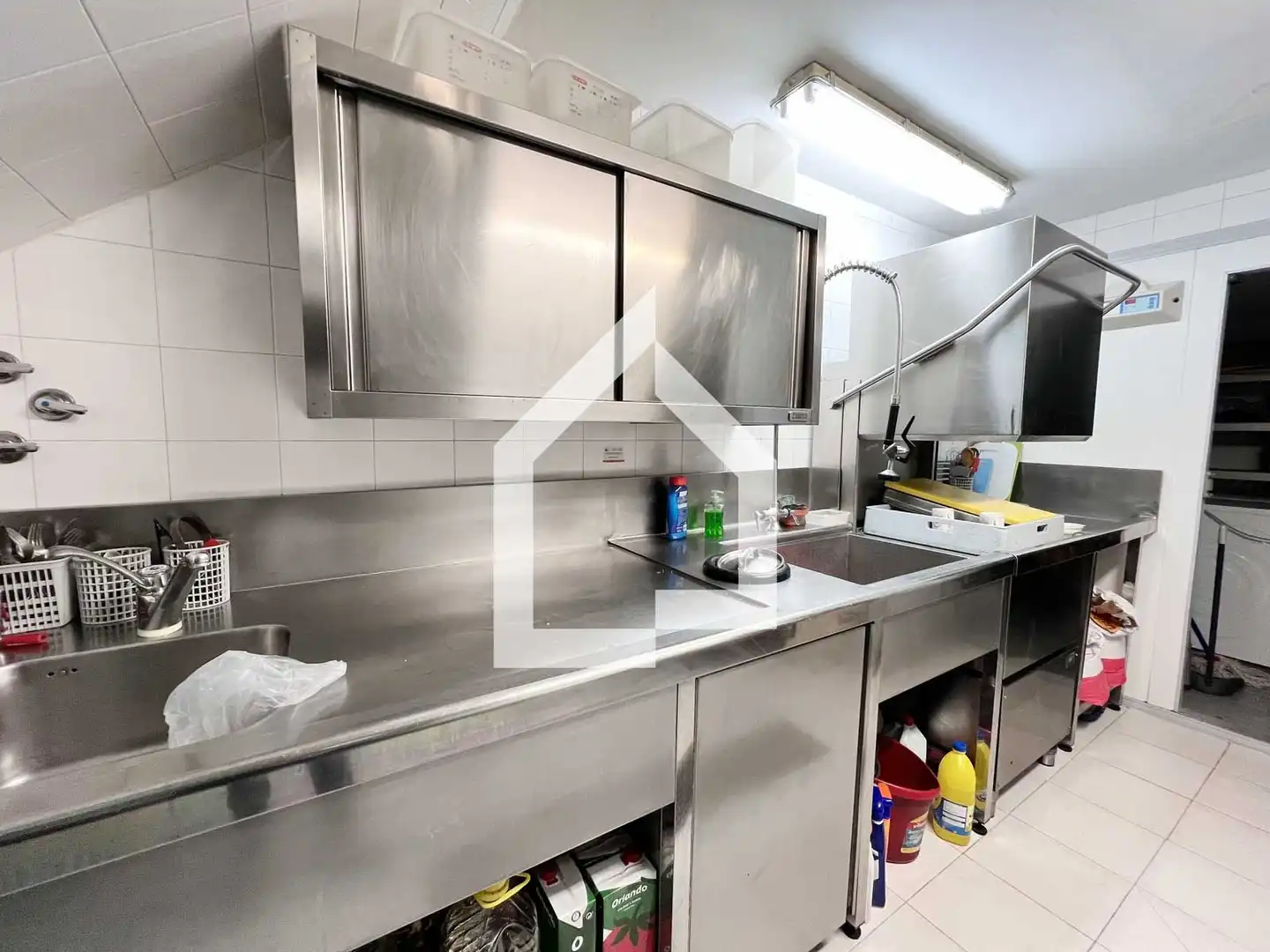 Cuina de Local en venda en San Vicente del Raspeig / Sant Vicent del Raspeig amb Aire condicionat, Calefacció i Moblat