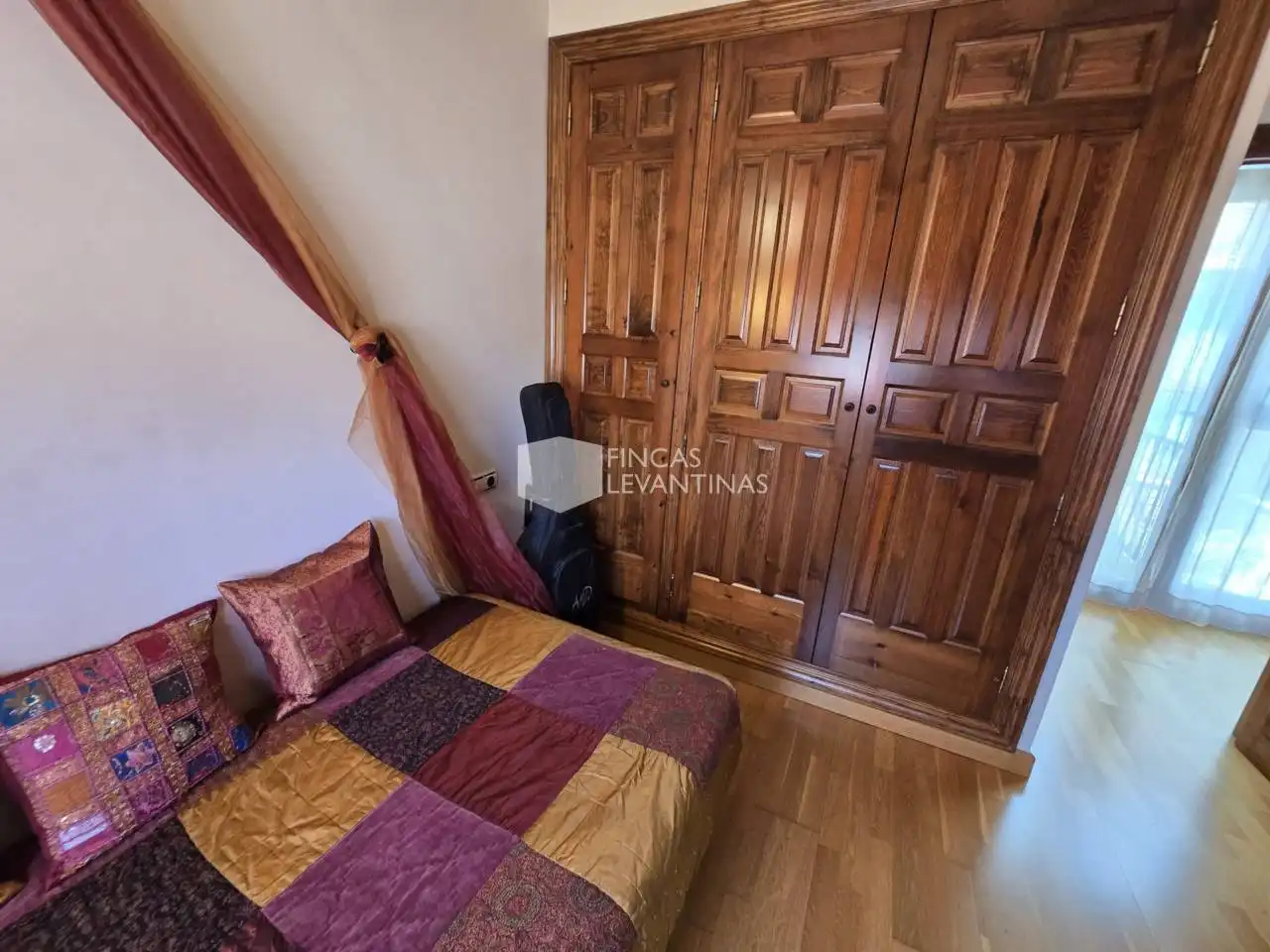 Habitación de Casa o chalet en venta en San Vicente del Raspeig / Sant Vicent del Raspeig con Terraza y Amueblado