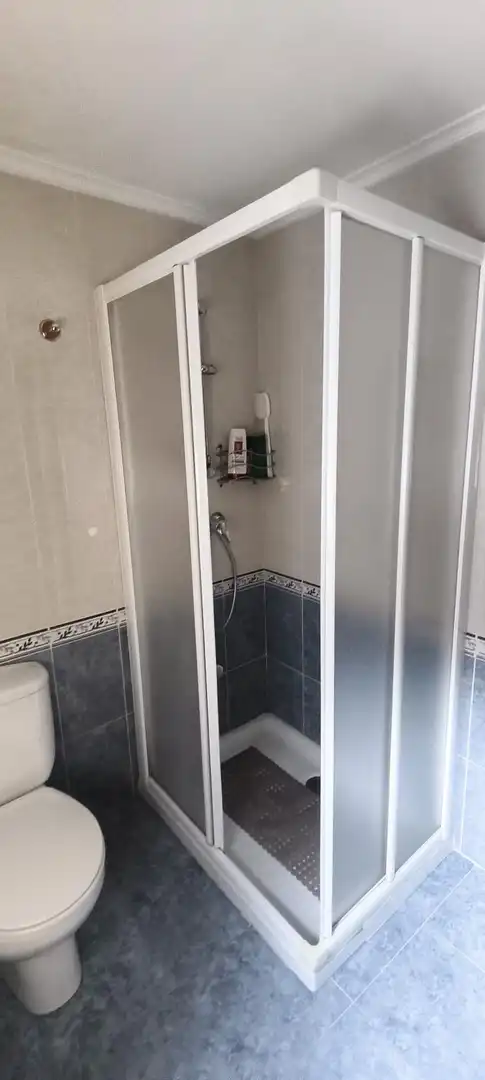 Badezimmer von Wohnung zum Verkauf in Santoña mit Heizung und Abstellraum