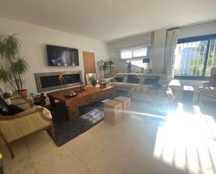 Living room of Duplex for sale in Estepona  with Terrace and Swimming Pool