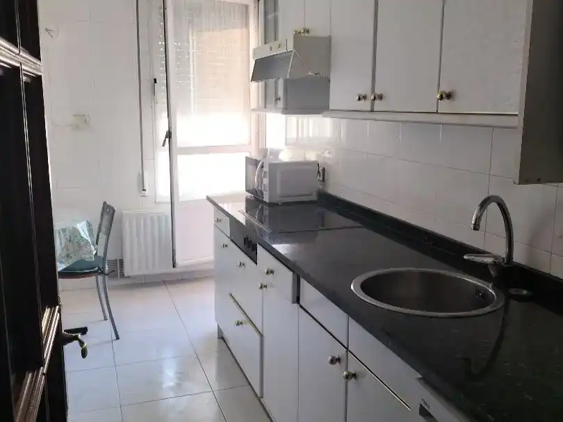 Küche von Wohnung zur Miete in Vitoria - Gasteiz mit Parkett, Möbliert und Balkon