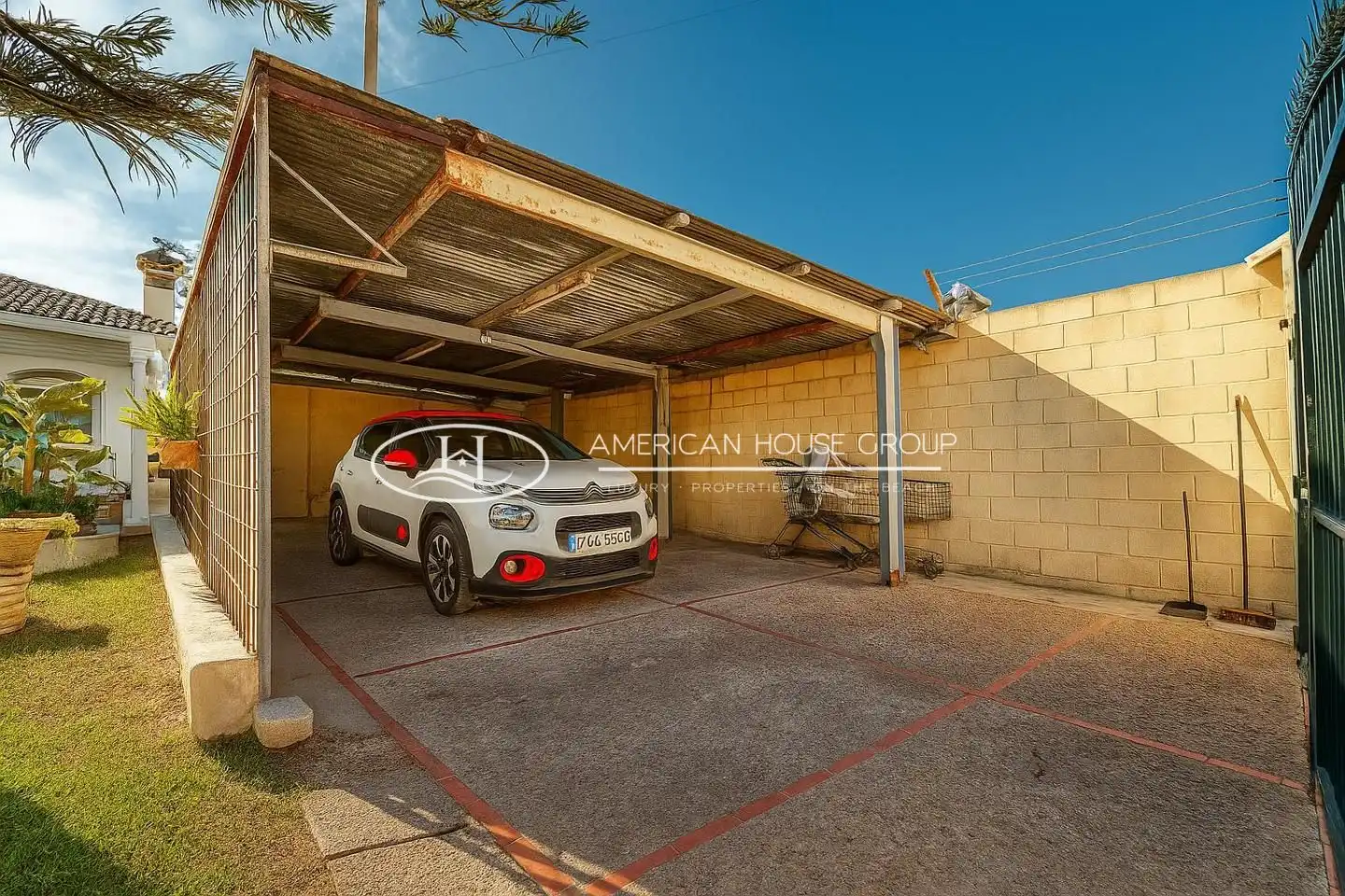 Parking of Houses for sale in Chiclana de la Frontera