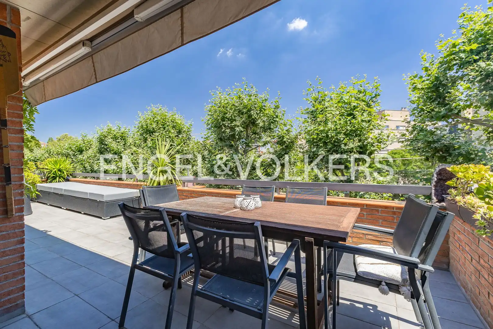 Terrassa de Àtic en venda en Sant Cugat del Vallès amb Calefacció, Jardí privat i Parquet